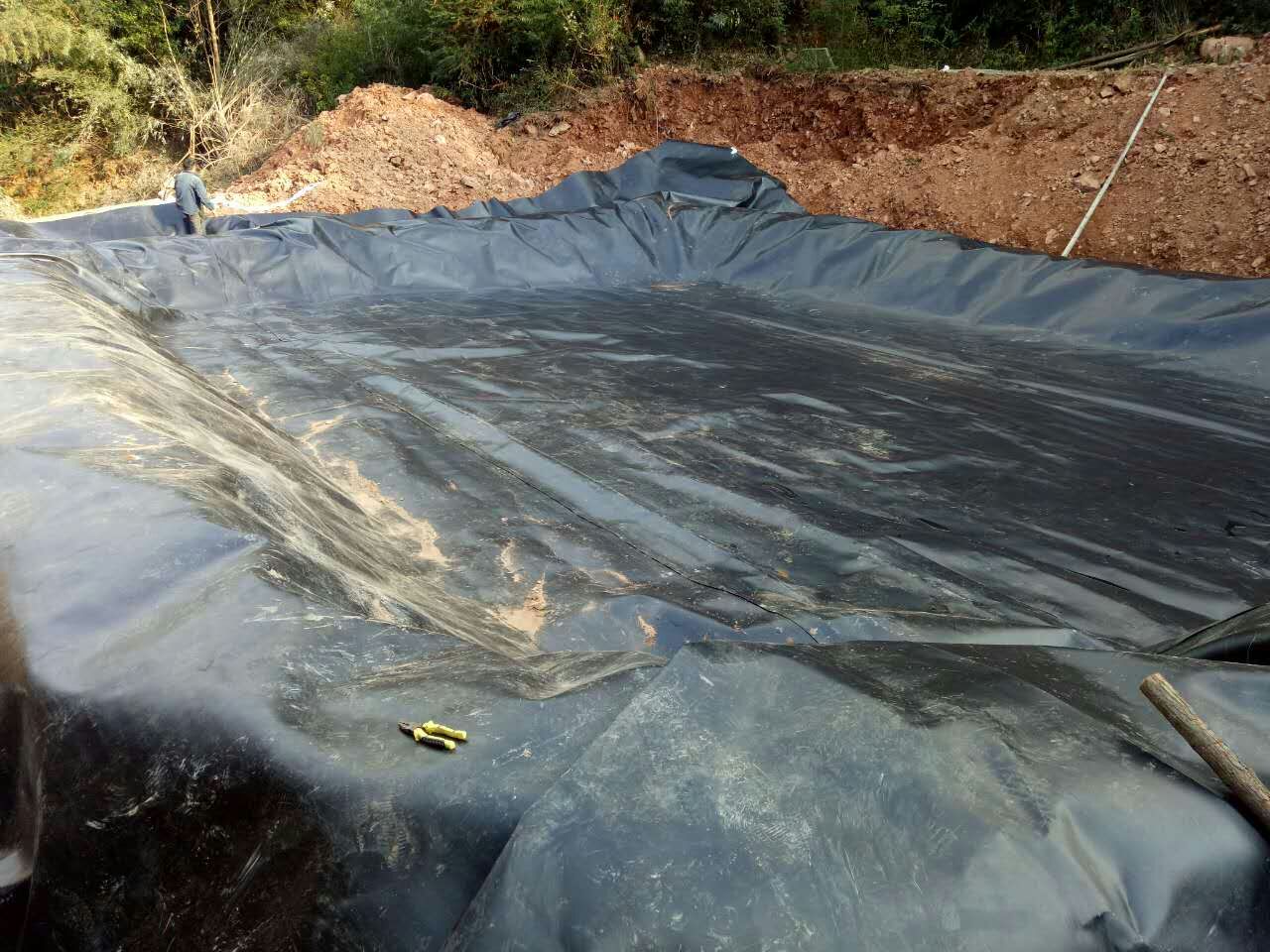 ����ض�Ĥѹ��